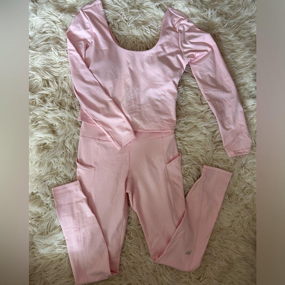 NWT Fabletics Oasis PureLuxe Workout Set Size XS